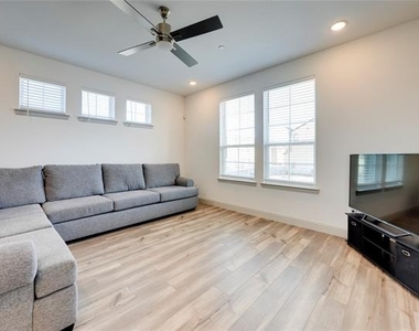 3516 Zellwood Lane - Photo Thumbnail 4