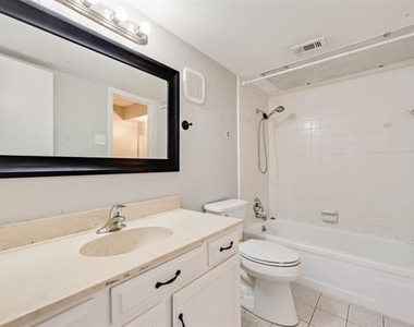 2203 Salem Drive - Photo Thumbnail 15