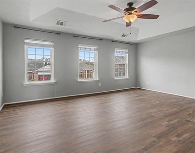 5016 Meridian Lane - Photo Thumbnail 20