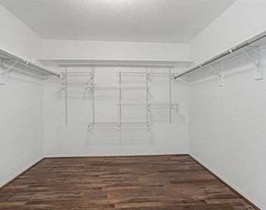 5016 Meridian Lane - Photo Thumbnail 26