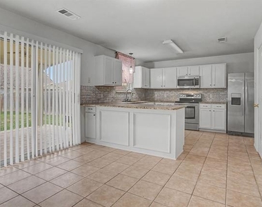 5016 Meridian Lane - Photo Thumbnail 7