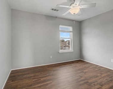 5016 Meridian Lane - Photo Thumbnail 28