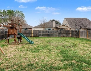 5016 Meridian Lane - Photo Thumbnail 32