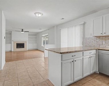 5016 Meridian Lane - Photo Thumbnail 12
