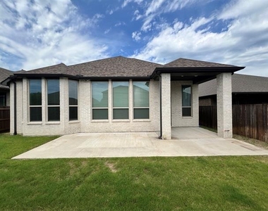 1817 Lockhart Drive - Photo Thumbnail 3