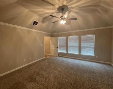 3022 Promenade Drive - Photo Thumbnail 9