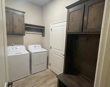 3022 Promenade Drive - Photo Thumbnail 18