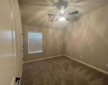 3022 Promenade Drive - Photo Thumbnail 14