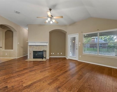 11962 Henderson Drive - Photo Thumbnail 7