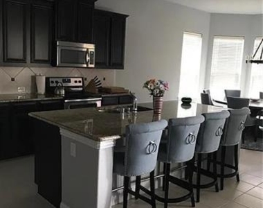 1616 Signature Drive - Photo Thumbnail 4