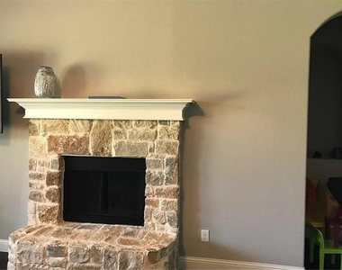 1616 Signature Drive - Photo Thumbnail 7