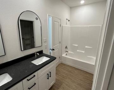 392 Kristie Path - Photo Thumbnail 9