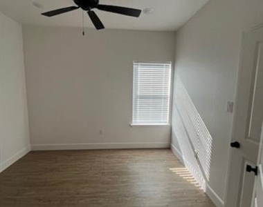392 Kristie Path - Photo Thumbnail 7