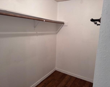 4115 Holbrook Street - Photo Thumbnail 21