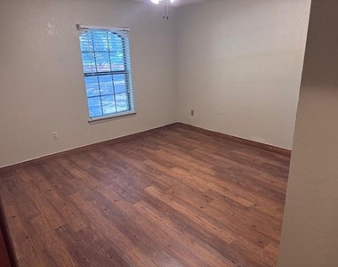 4115 Holbrook Street - Photo Thumbnail 13