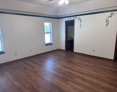 4115 Holbrook Street - Photo Thumbnail 16