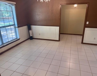 4115 Holbrook Street - Photo Thumbnail 7