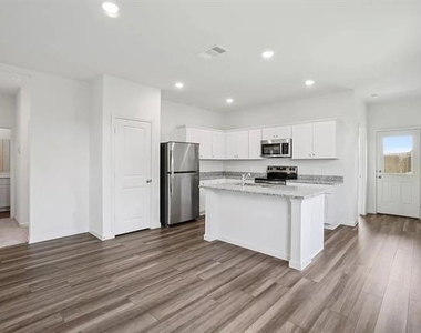 2116 Prairie Lane - Photo Thumbnail 5