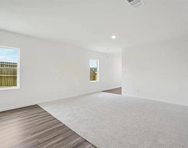 2116 Prairie Lane - Photo Thumbnail 15
