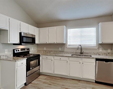 4066 Tulip Tree Drive - Photo Thumbnail 6