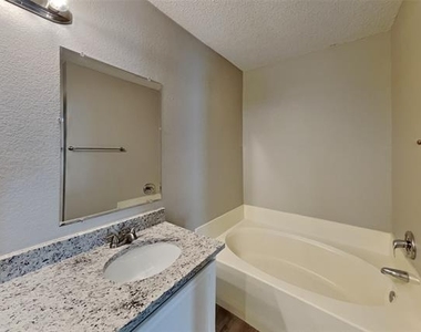 4066 Tulip Tree Drive - Photo Thumbnail 9