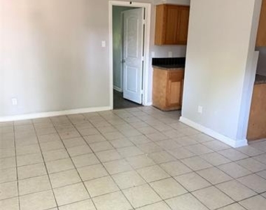 1505 W Lovers Lane - Photo Thumbnail 5