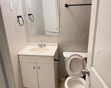 1505 W Lovers Lane - Photo Thumbnail 3