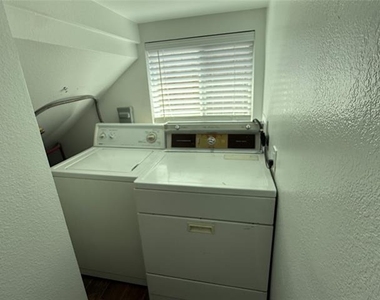 2311 Vagas Street - Photo Thumbnail 24