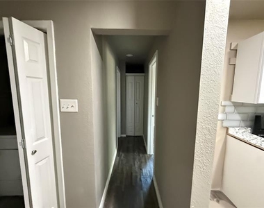 2311 Vagas Street - Photo Thumbnail 7