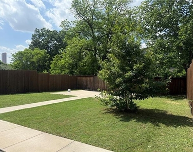 2311 Vagas Street - Photo Thumbnail 2