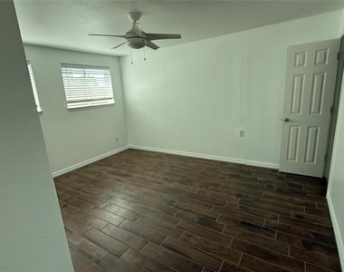 2311 Vagas Street - Photo Thumbnail 23