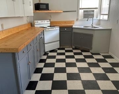 1130 Lewis - Photo Thumbnail 6