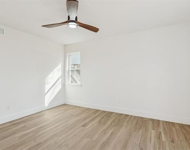 3716 Ovid Avenue - Photo Thumbnail 12