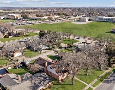 3716 Ovid Avenue - Photo Thumbnail 21