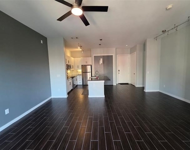 2950 Mckinney Avenue - Photo Thumbnail 12
