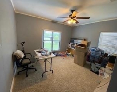 3904 Carolyn Road - Photo Thumbnail 8