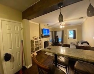 3904 Carolyn Road - Photo Thumbnail 6