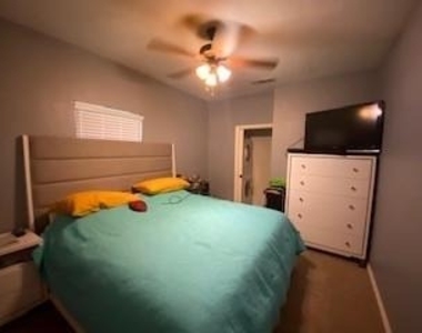3904 Carolyn Road - Photo Thumbnail 3