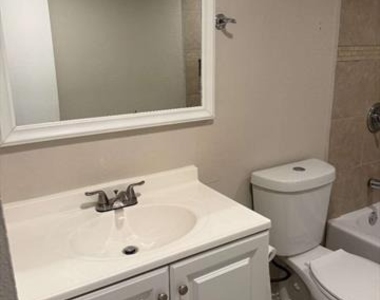 3938 University Drive - Photo Thumbnail 7