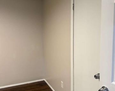 3938 University Drive - Photo Thumbnail 5