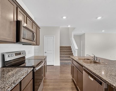 2109 Muscovy Street - Photo Thumbnail 12