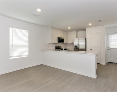 1320 Amapola Drive - Photo Thumbnail 2