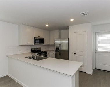 1320 Amapola Drive - Photo Thumbnail 3