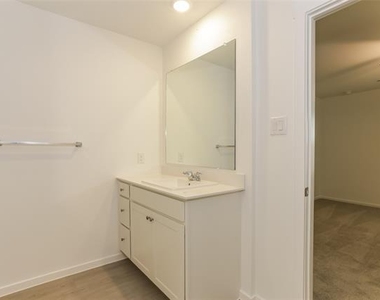 1320 Amapola Drive - Photo Thumbnail 8