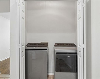 1516 Baxley Street - Photo Thumbnail 8