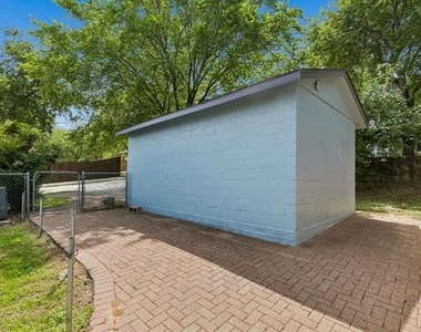 1516 Baxley Street - Photo Thumbnail 12