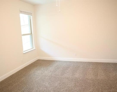 3902 Nature Court - Photo Thumbnail 10