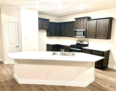3902 Nature Court - Photo Thumbnail 8
