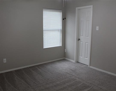 1321 Red River Lane - Photo Thumbnail 9