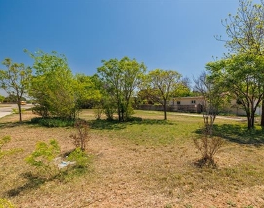 2929 Sayles Boulevard - Photo Thumbnail 37
